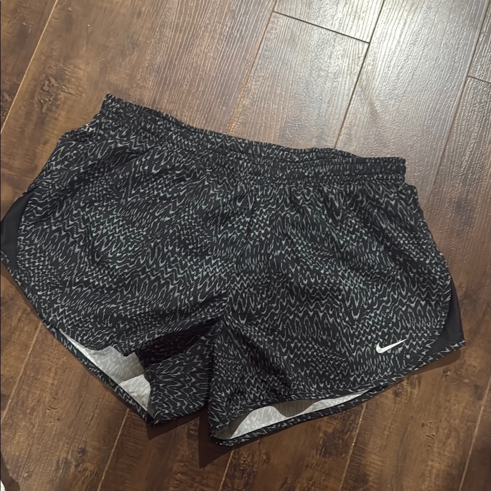 Nike Black Athletic Shorts Lightweight Comfort